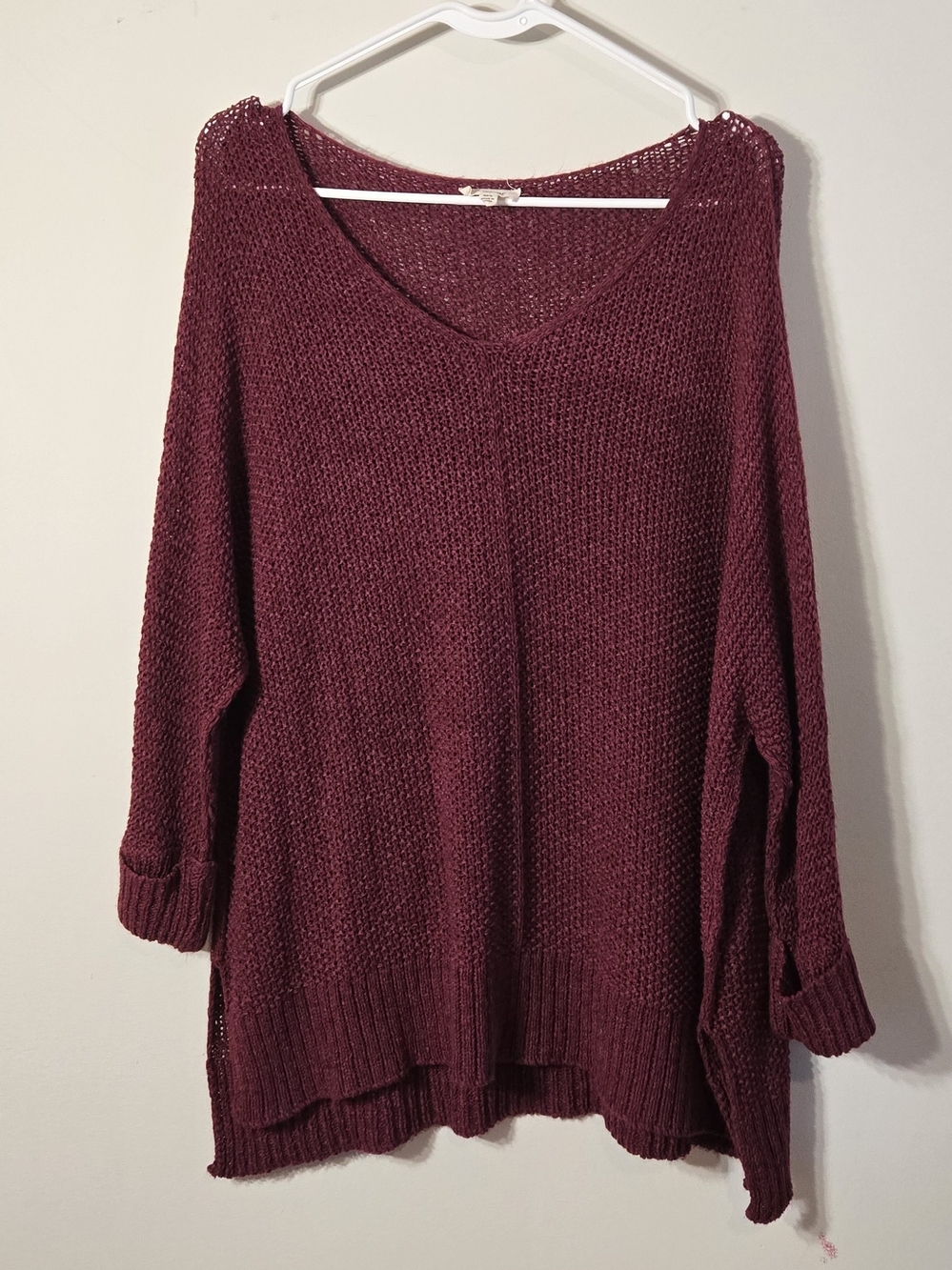 eesome Sz M/L Oversized V-Neck Maroon Knit Sweater for Women
